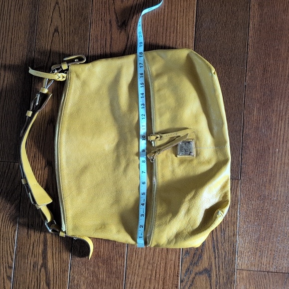 Dooney & Bourke - RARE Vintage Leather Soft & Slouchy Hobo Bag in Mustard Yellow - Picture 6 of 6